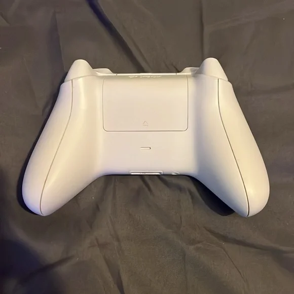 White Xbox controller
